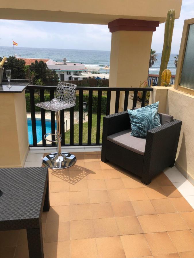 Beachfront Apartment - Sea Views - Marbella Bagian luar foto