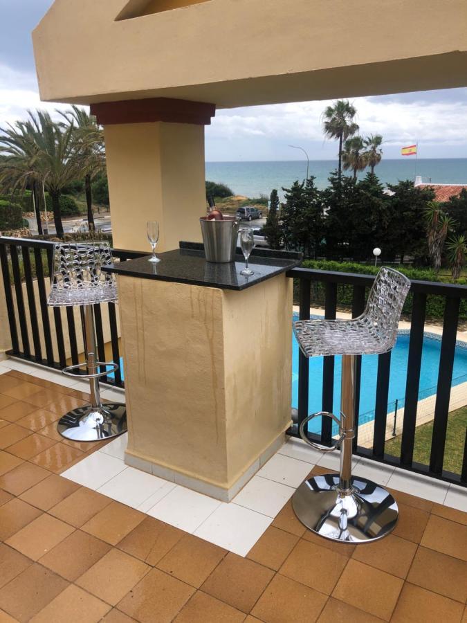 Beachfront Apartment - Sea Views - Marbella Bagian luar foto